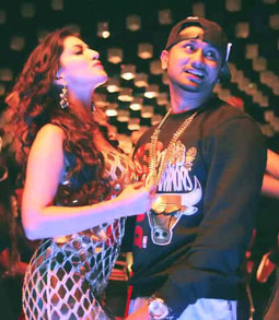 Chaar Bottle Vodka Lyrics - Yo Yo Honey Singh